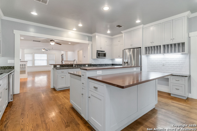 Image 21 of 45 For 211 Lindell  