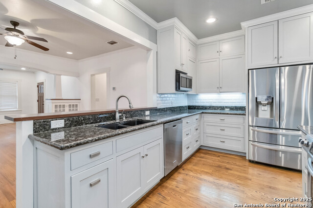 Image 22 of 45 For 211 Lindell  