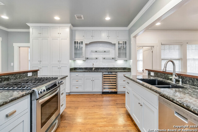 Image 24 of 45 For 211 Lindell  