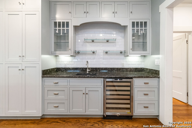 Image 25 of 45 For 211 Lindell  