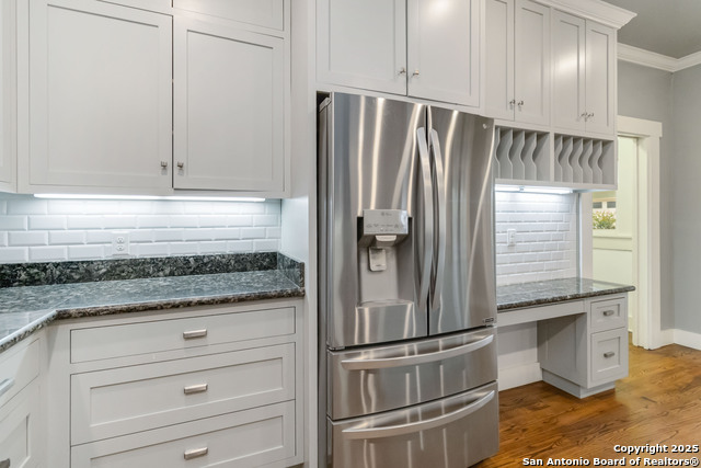 Image 26 of 45 For 211 Lindell  