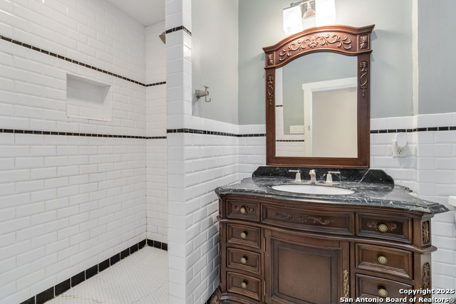 Image 27 of 45 For 211 Lindell  