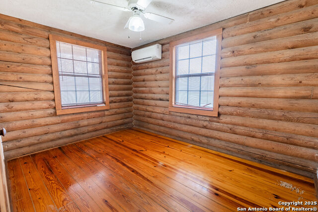 Image 20 of 28 For 133 Country Oak Dr