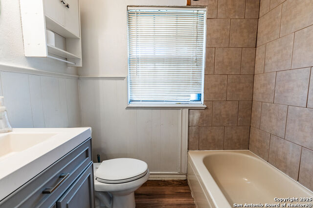 Image 21 of 28 For 133 Country Oak Dr