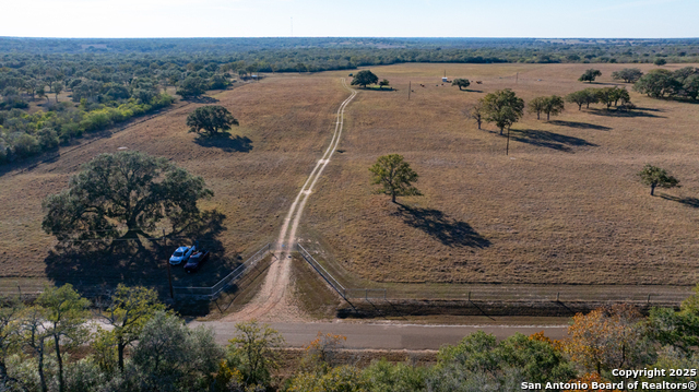 Listing photo id 19 for 1038 Old Goliad