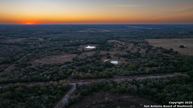 Listing photo id 26 for 1038 Old Goliad
