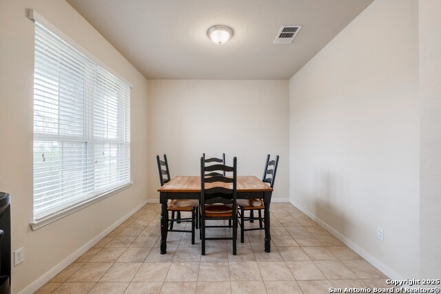 Image 4 of 40 For 2147 Flintshire Dr