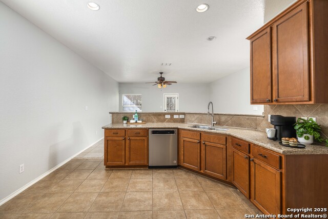 Image 10 of 30 For 1158 Kite Corner