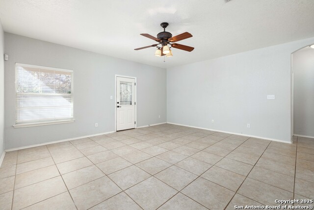 Image 12 of 30 For 1158 Kite Corner