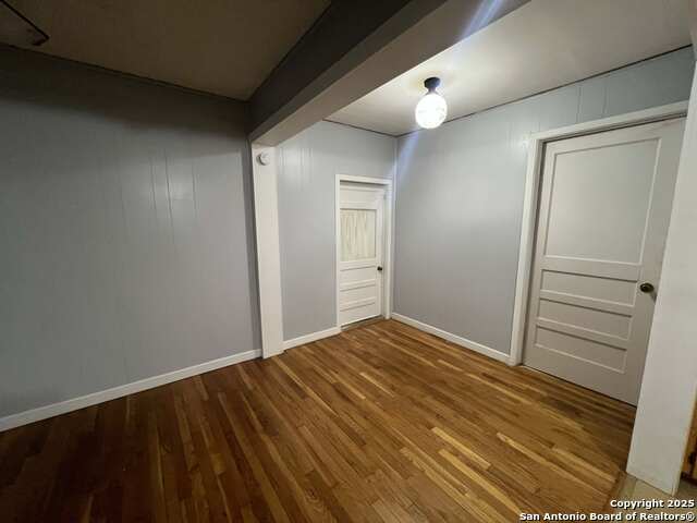 Image 12 of 22 For 1012 Walnut E