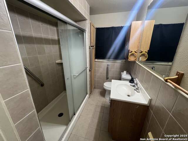 Image 14 of 22 For 1012 Walnut E