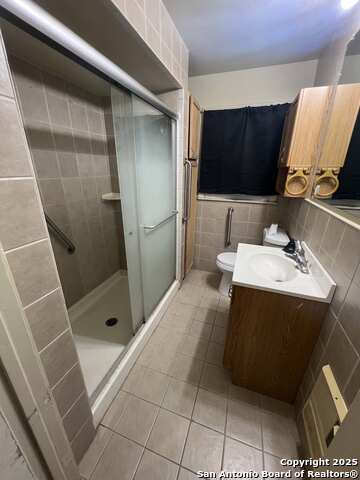 Image 15 of 22 For 1012 Walnut E