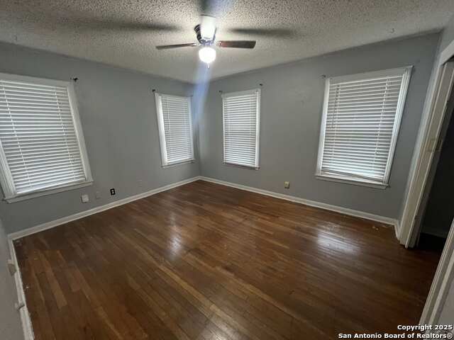 Image 17 of 22 For 1012 Walnut E