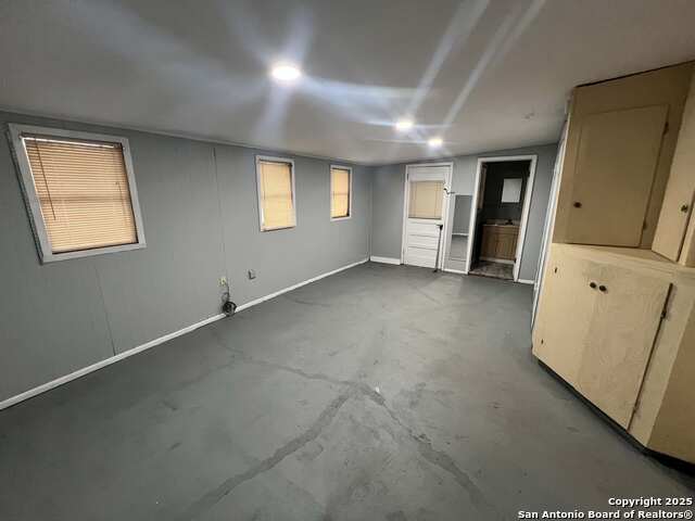 Image 18 of 22 For 1012 Walnut E