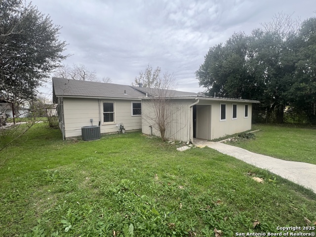 Image 5 of 22 For 1012 Walnut E