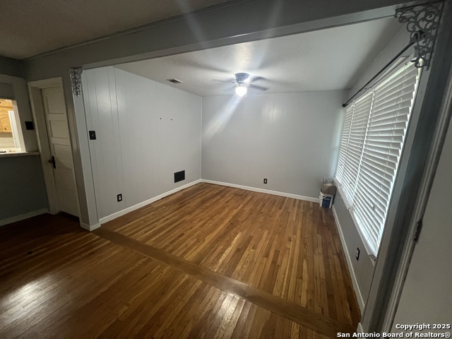 Image 8 of 22 For 1012 Walnut E