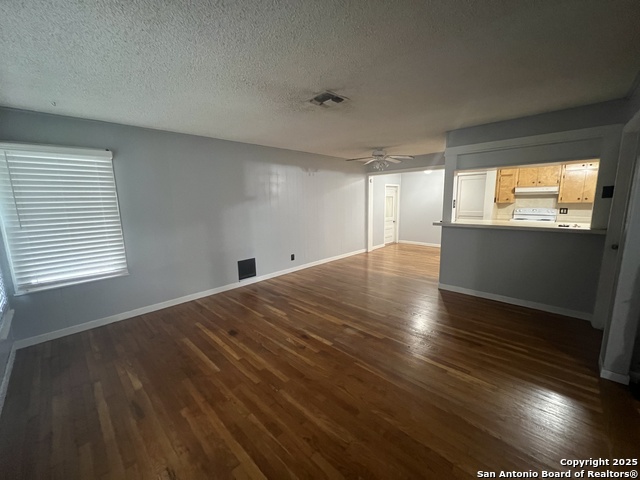 Image 9 of 22 For 1012 Walnut E