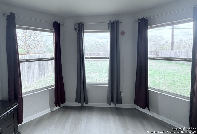 Image 7 of 11 For 6918 Emerald Valley