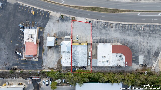 Listing photo id 0 for 4115 Naco Perrin