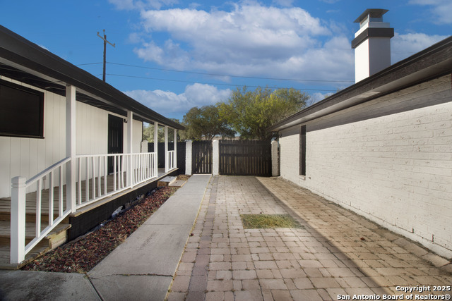 Listing photo id 23 for 12129 Up River Rd