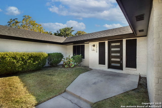 Listing photo id 4 for 12129 Up River Rd