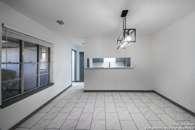 Listing photo id 7 for 12129 Up River Rd