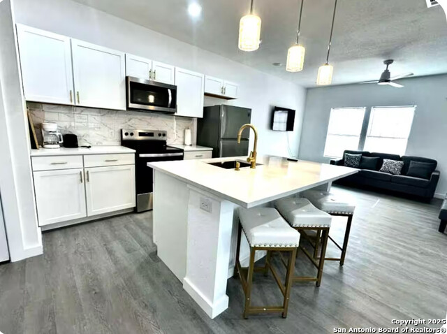 Image 4 of 10 For 829 Kayton  102