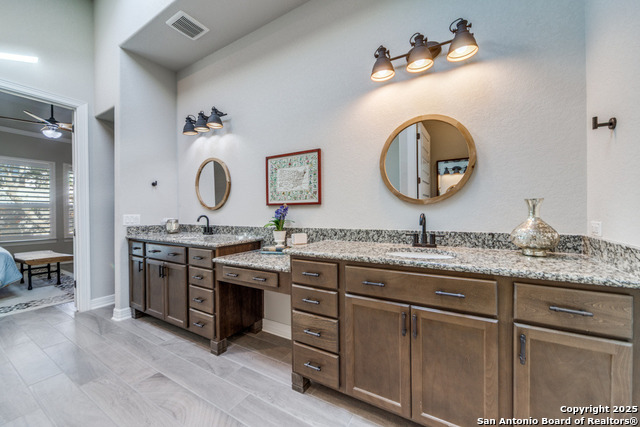 Listing photo id 15 for 128 Cinnamon Creek