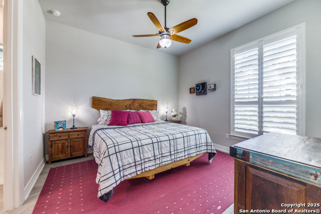 Listing photo id 18 for 128 Cinnamon Creek