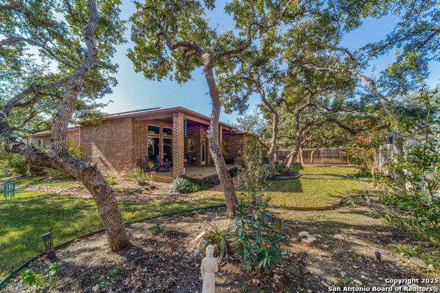 Listing photo id 22 for 128 Cinnamon Creek