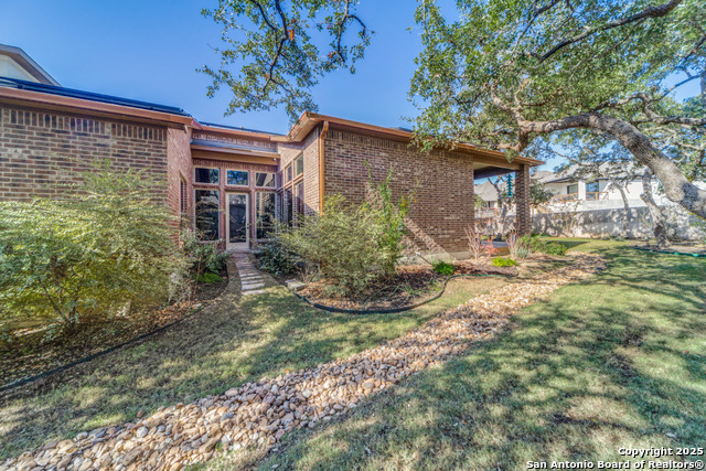 Listing photo id 23 for 128 Cinnamon Creek