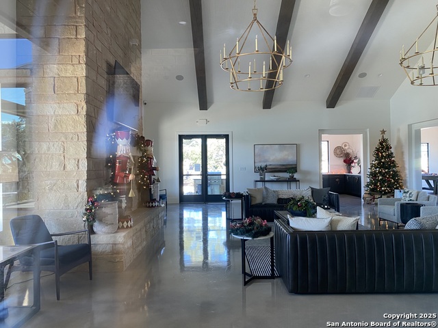 Listing photo id 27 for 128 Cinnamon Creek