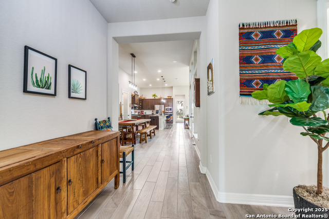 Listing photo id 1 for 128 Cinnamon Creek