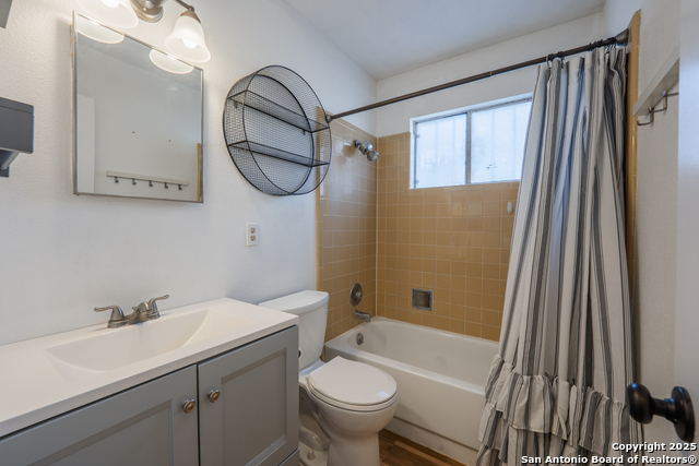 Image 28 of 40 For 235 Odell  