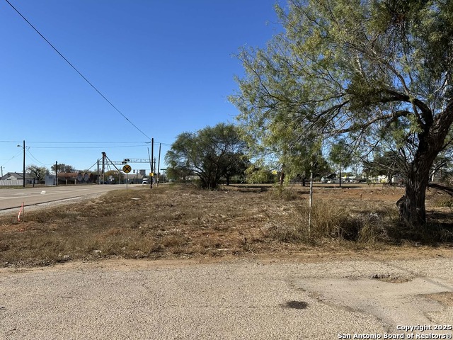 Image 6 of 8 For 120 Commerce Leona E