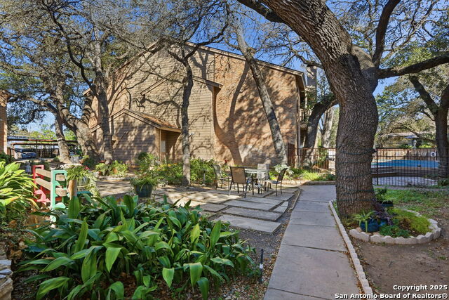 Image 13 of 21 For 2935 Nacogdoches 211