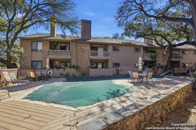 Image 18 of 21 For 2935 Nacogdoches 211