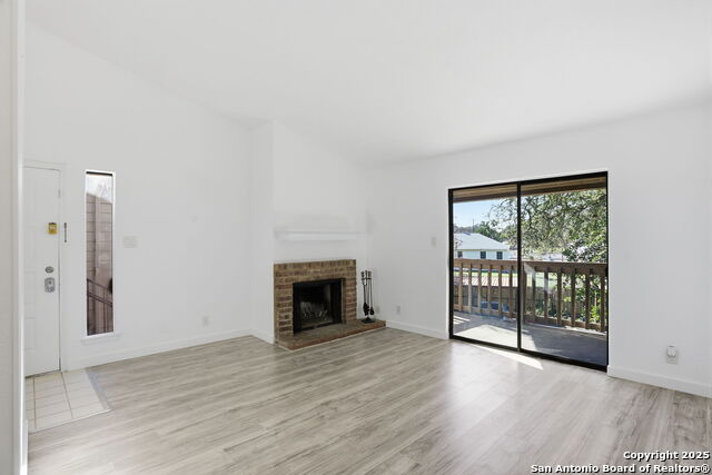 Image 7 of 21 For 2935 Nacogdoches 211