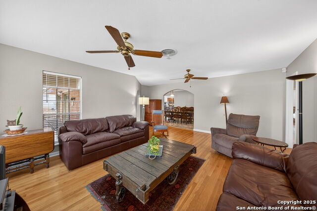 Image 10 of 40 For 3827 Longridge Dr