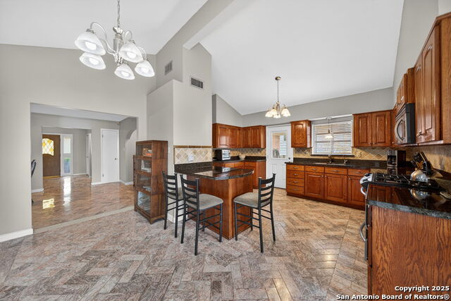 Image 12 of 40 For 3827 Longridge Dr