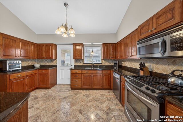 Image 13 of 40 For 3827 Longridge Dr