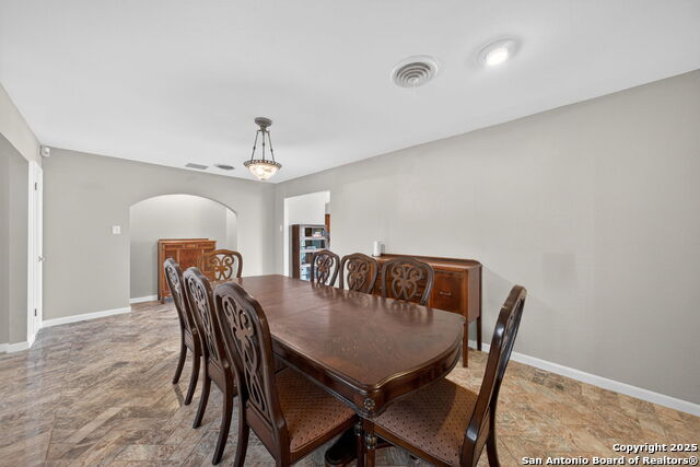 Image 19 of 40 For 3827 Longridge Dr