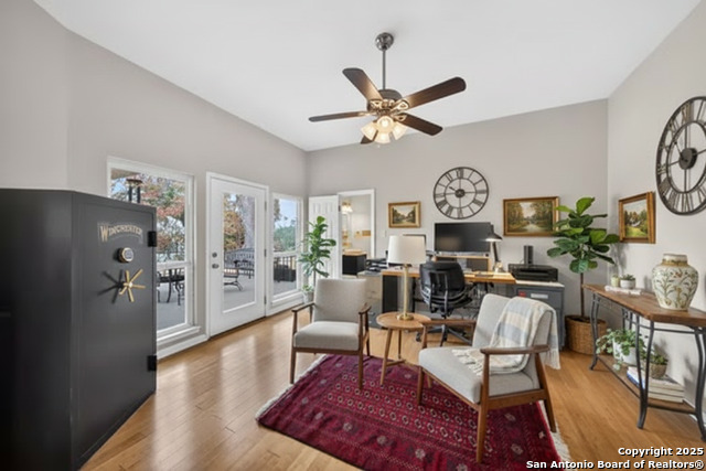 Image 21 of 40 For 3827 Longridge Dr