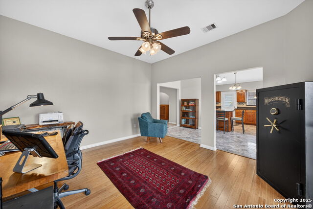 Image 22 of 40 For 3827 Longridge Dr