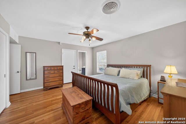 Image 26 of 40 For 3827 Longridge Dr