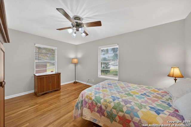 Image 32 of 40 For 3827 Longridge Dr