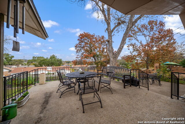 Image 34 of 40 For 3827 Longridge Dr