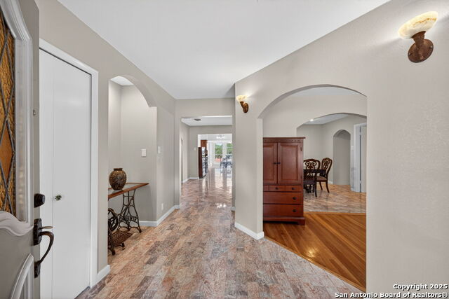 Image 7 of 40 For 3827 Longridge Dr