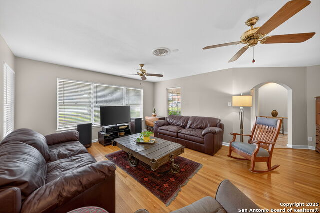 Image 9 of 40 For 3827 Longridge Dr