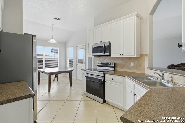 Image 10 of 32 For 8242 Pioneer Oak